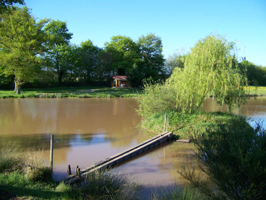location chalet avec etang peche prive